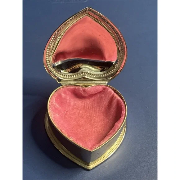 Vintage Silver Tone Heart Jewelry / Trinket Box - Picture 6 of 11